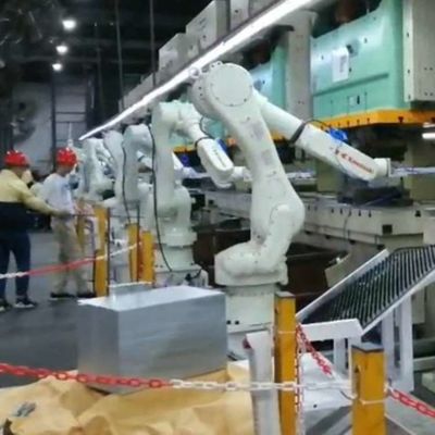 Industrial Robotic Arm 6 Axis Kawasaki RS050N Dengan CNGBS Guide Rail Untuk Pallet Handling Robot