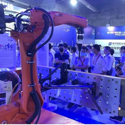 Robot Pengelasan Otomatis QJR6-1400H Dengan CNGBS Positioner Pengelasan Untuk Robot Pengelasan Cerdas