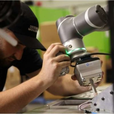 Vacuum Robot Gripper VGC10 Dengan Lengan Robot Kolaboratif Sebagai Robot Industri