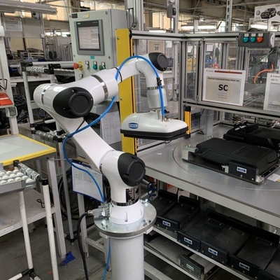 HAN'S Elfin Series E5 Cobot Sebagai Mesin Pick And Place Bekerja Dengan Robot AGV Payload 5kg Dengan 6 Sumbu